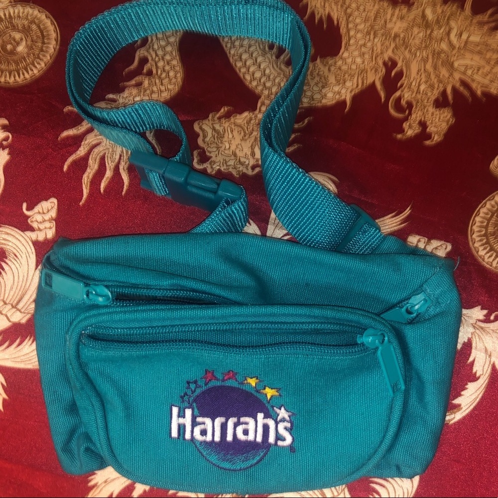 1990’s Vintage Harrahs Blue Fannypack UNISEX